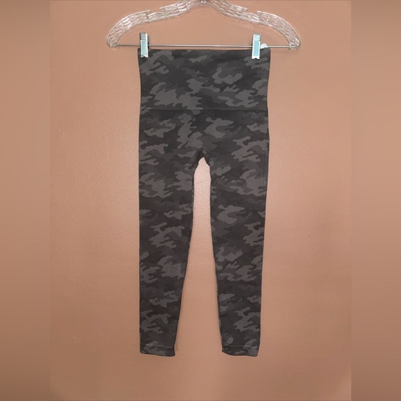 SPANX Pants - Spanx Leggings Womens Small Green Camo Look At Me Now Seamless High Rise Stretch